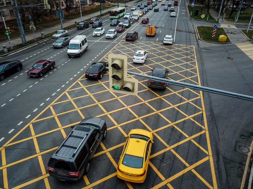 Пример использования разметки для управления дорожным движением